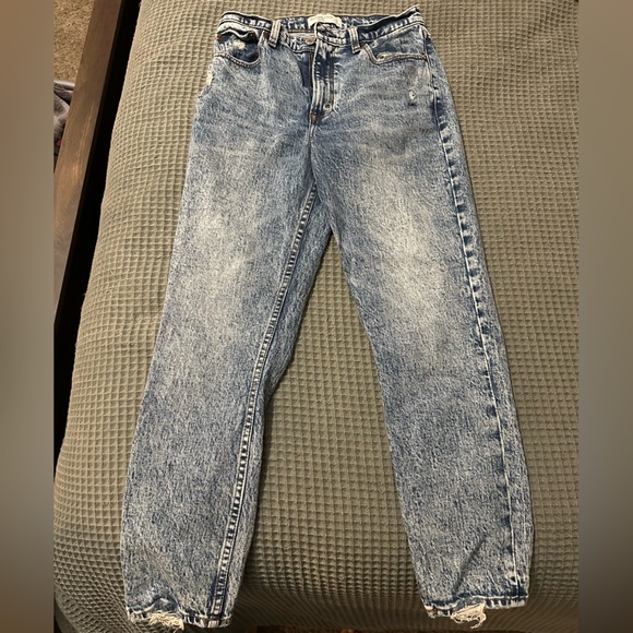 Abercrombie Mom Jeans - Picture 1 of 2